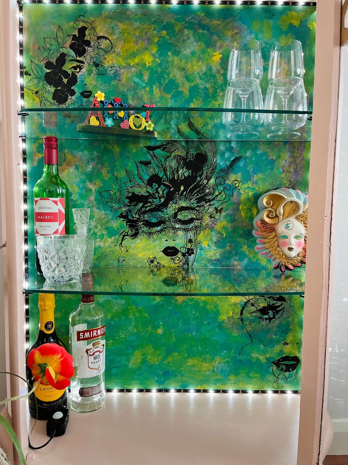 Tres Chic- Royal Vintage Gin Cabinet