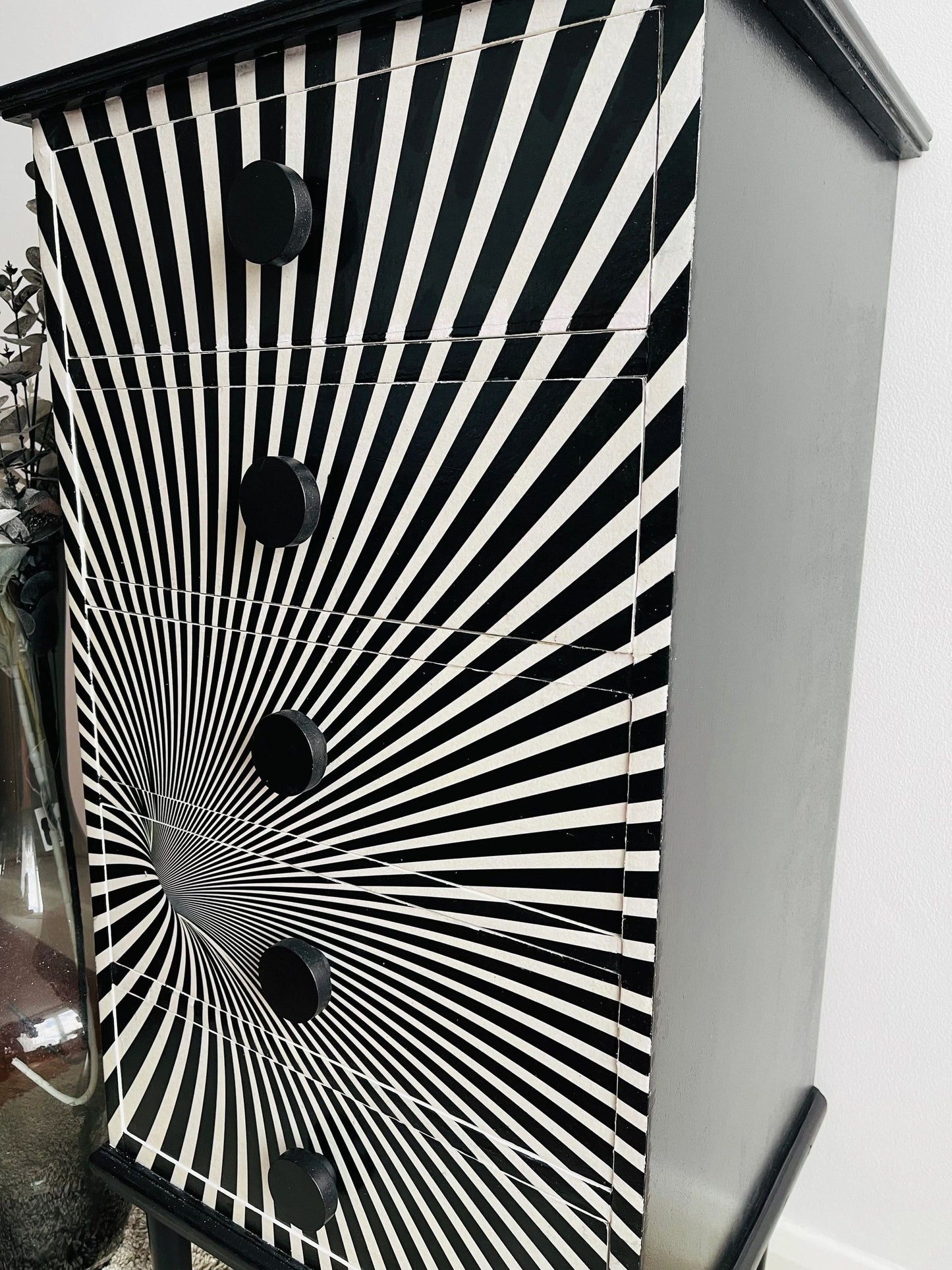 Black and White Optical illusion Wood Chest of drawers/Tall Boy