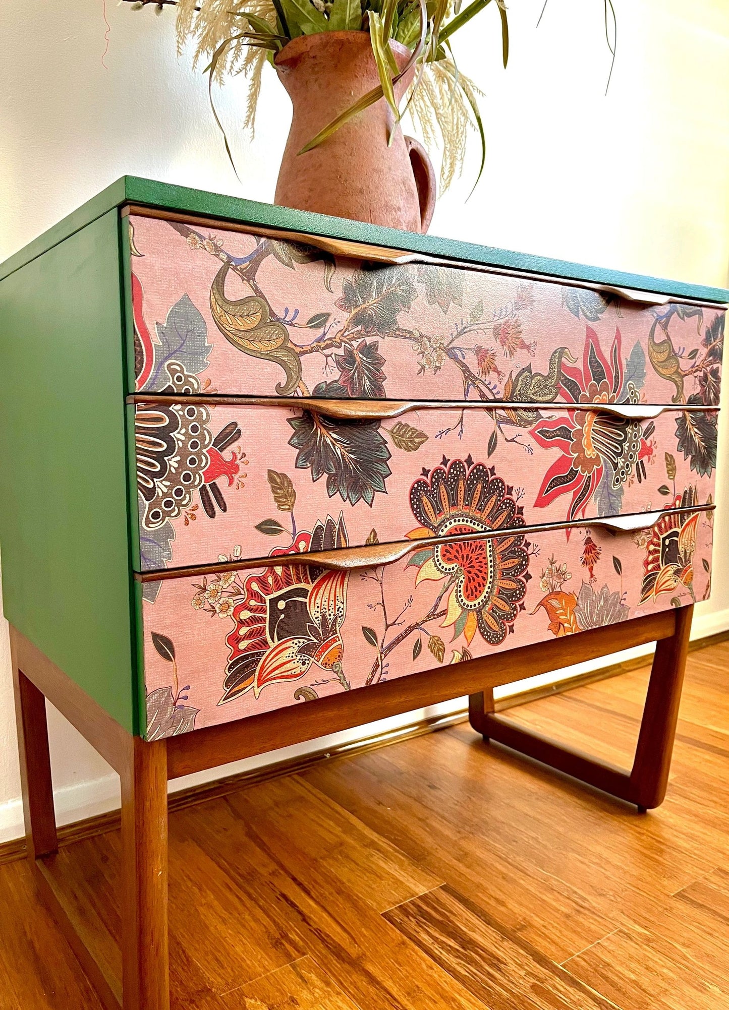 Chinese Design Floral Decor Europa Dresser