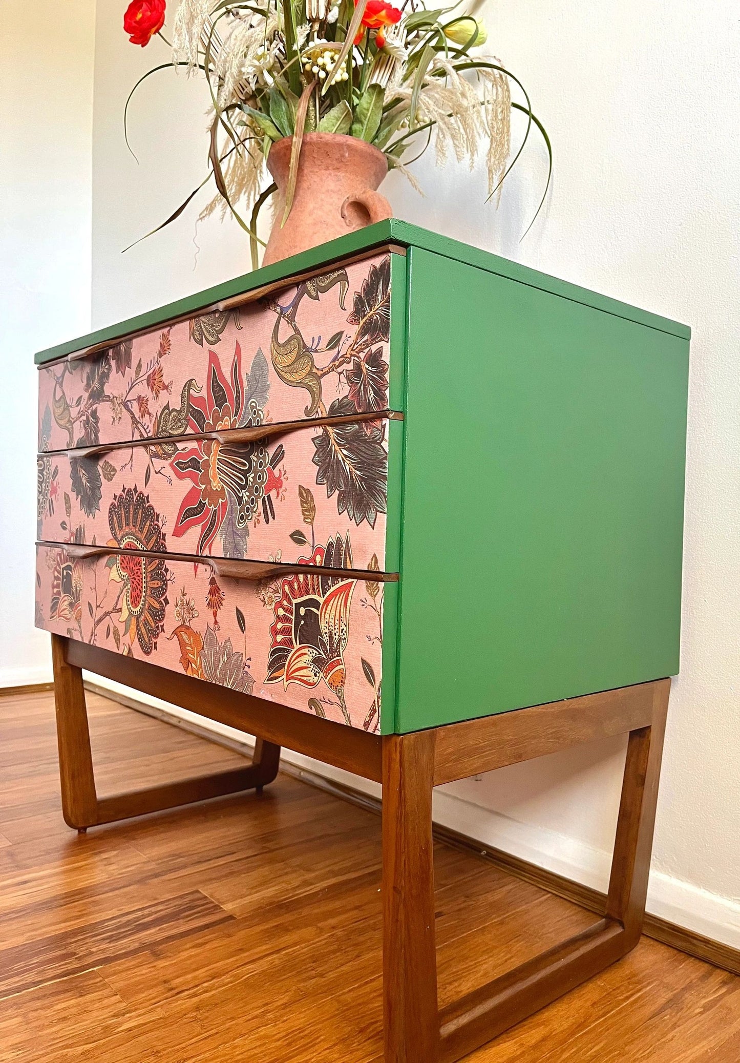Chinese Design Floral Decor Europa Dresser