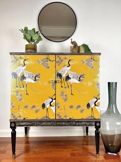 Stunning Chinese Cranes Decor Drinks/Cocktail Cabinet