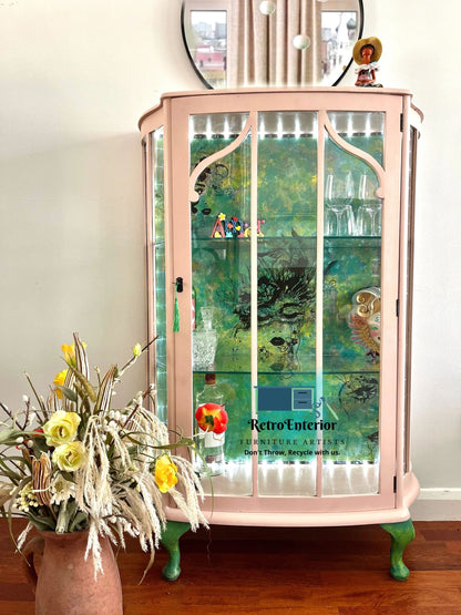 Tres Chic- Royal Vintage Gin Cabinet
