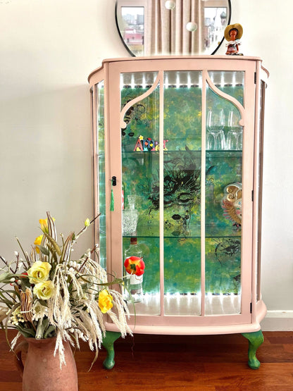 Tres Chic- Royal Vintage Gin Cabinet